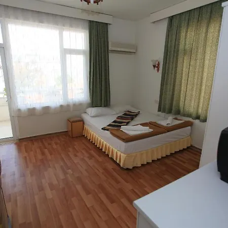 Hotel Huzur 2*